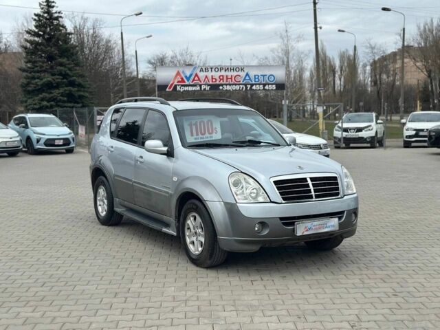 Серый Cанг Йонг Рекстон, объемом двигателя 2.7 л и пробегом 333 тыс. км за 7900 $, фото 1 на Automoto.ua