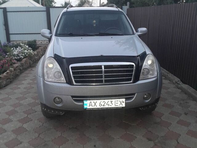 Сірий Cанг Йонг Rexton, об'ємом двигуна 2.7 л та пробігом 230 тис. км за 5000 $, фото 1 на Automoto.ua