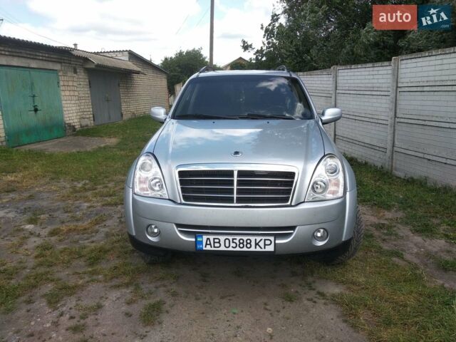 Сірий Cанг Йонг Rexton, об'ємом двигуна 2.7 л та пробігом 260 тис. км за 7799 $, фото 1 на Automoto.ua