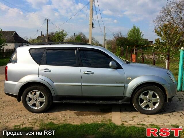 Сірий Cанг Йонг Rexton, об'ємом двигуна 2.7 л та пробігом 148 тис. км за 8200 $, фото 1 на Automoto.ua