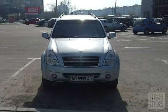 Сірий Cанг Йонг Rexton, об'ємом двигуна 2.7 л та пробігом 139 тис. км за 7950 $, фото 1 на Automoto.ua