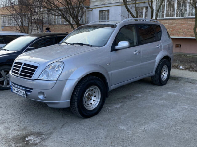 Сірий Cанг Йонг Rexton, об'ємом двигуна 2.7 л та пробігом 126 тис. км за 8200 $, фото 1 на Automoto.ua