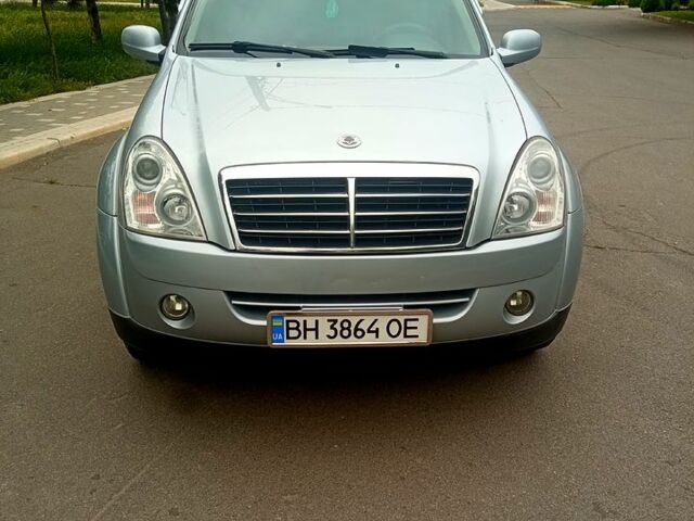 Сірий Cанг Йонг Rexton, об'ємом двигуна 2.7 л та пробігом 168 тис. км за 9350 $, фото 1 на Automoto.ua