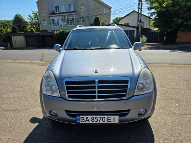 Серый Cанг Йонг Рекстон, объемом двигателя 2.7 л и пробегом 215 тыс. км за 6900 $, фото 1 на Automoto.ua