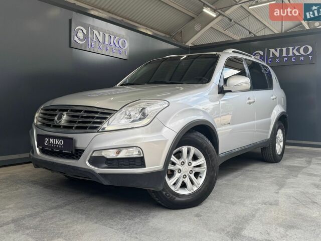 Сірий Cанг Йонг Rexton, об'ємом двигуна 2.7 л та пробігом 189 тис. км за 9300 $, фото 1 на Automoto.ua