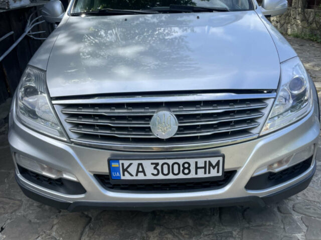 Сірий Cанг Йонг Rexton, об'ємом двигуна 2.7 л та пробігом 170 тис. км за 11000 $, фото 1 на Automoto.ua