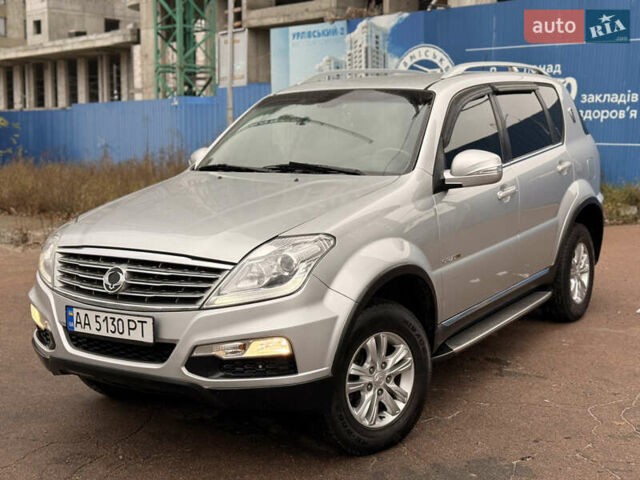 Сірий Cанг Йонг Rexton, об'ємом двигуна 2.7 л та пробігом 205 тис. км за 10999 $, фото 1 на Automoto.ua