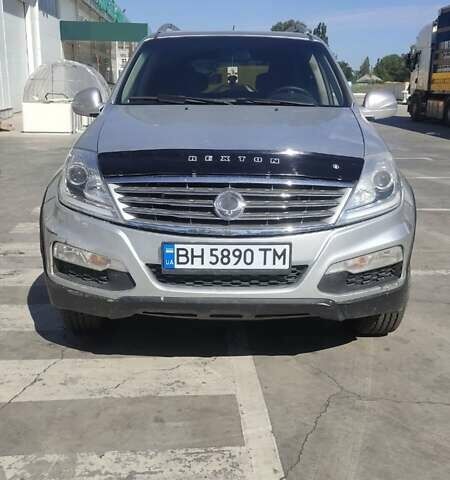 Сірий Cанг Йонг Rexton, об'ємом двигуна 2.7 л та пробігом 203 тис. км за 10700 $, фото 1 на Automoto.ua