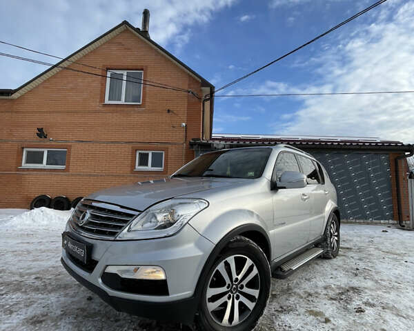 Сірий Cанг Йонг Rexton, об'ємом двигуна 2 л та пробігом 130 тис. км за 11500 $, фото 1 на Automoto.ua