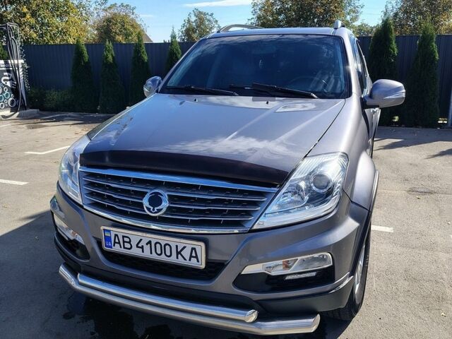 Сірий Cанг Йонг Rexton, об'ємом двигуна 2 л та пробігом 350 тис. км за 14000 $, фото 1 на Automoto.ua