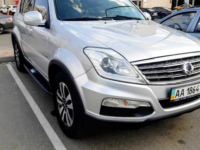 Сірий Cанг Йонг Rexton, об'ємом двигуна 2.7 л та пробігом 230 тис. км за 13800 $, фото 1 на Automoto.ua