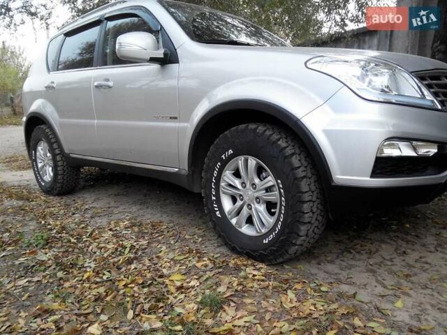 Сірий Cанг Йонг Rexton, об'ємом двигуна 2 л та пробігом 21 тис. км за 15500 $, фото 1 на Automoto.ua