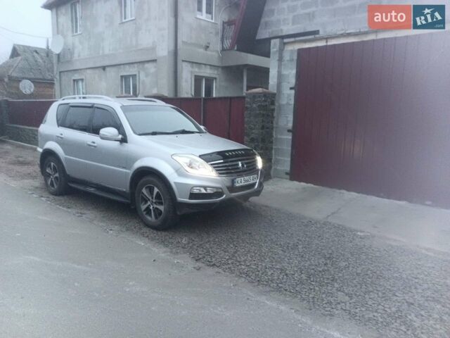 Сірий Cанг Йонг Rexton, об'ємом двигуна 2 л та пробігом 189 тис. км за 13400 $, фото 1 на Automoto.ua