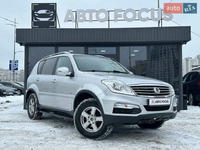 Сірий Cанг Йонг Rexton, об'ємом двигуна 2 л та пробігом 244 тис. км за 14990 $, фото 1 на Automoto.ua