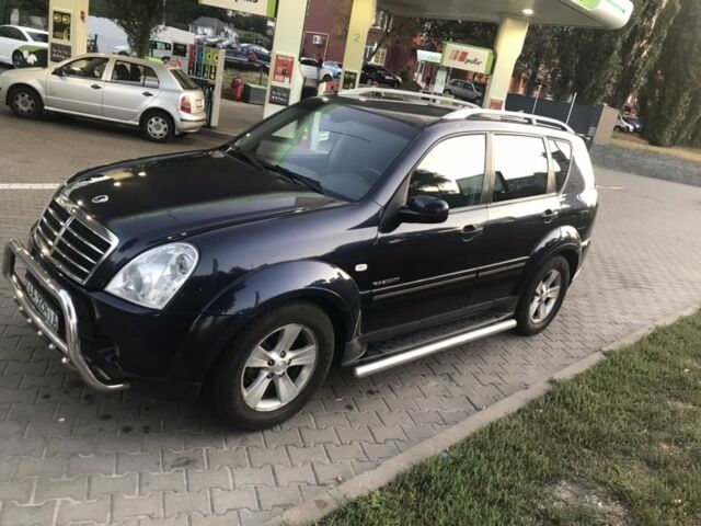 Синій Cанг Йонг Rexton, об'ємом двигуна 2.7 л та пробігом 100 тис. км за 8700 $, фото 1 на Automoto.ua