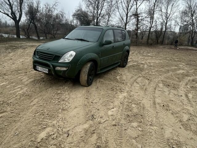 Зелений Cанг Йонг Rexton, об'ємом двигуна 2.9 л та пробігом 250 тис. км за 2750 $, фото 1 на Automoto.ua