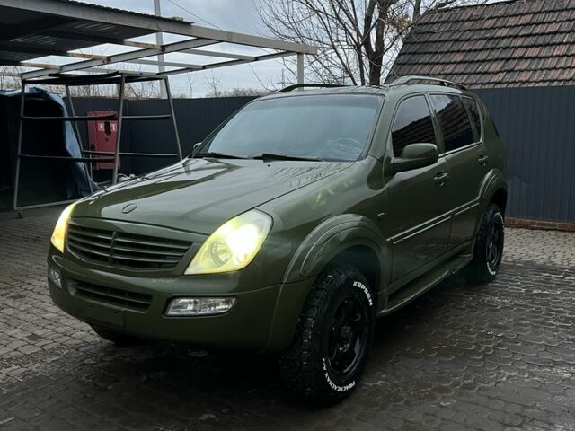 Зеленый Cанг Йонг Рекстон, объемом двигателя 2.7 л и пробегом 290 тыс. км за 4150 $, фото 1 на Automoto.ua