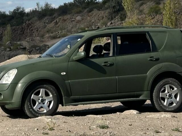 Зеленый Cанг Йонг Рекстон, объемом двигателя 2.7 л и пробегом 386 тыс. км за 4500 $, фото 1 на Automoto.ua