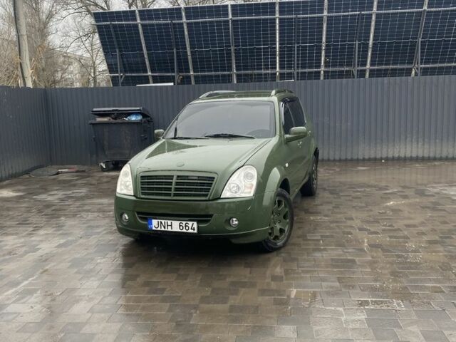 Зелений Cанг Йонг Rexton, об'ємом двигуна 2.7 л та пробігом 330 тис. км за 4700 $, фото 1 на Automoto.ua