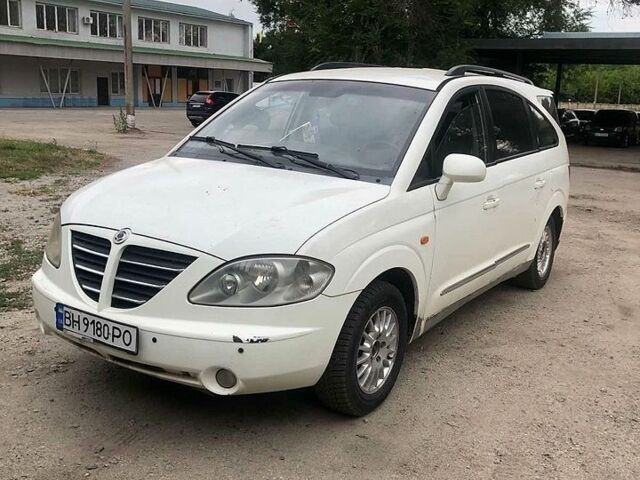 Білий Cанг Йонг Rodius, об'ємом двигуна 2.7 л та пробігом 368 тис. км за 4300 $, фото 1 на Automoto.ua
