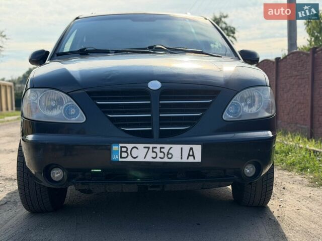 Черный Cанг Йонг Родиус, объемом двигателя 2.7 л и пробегом 350 тыс. км за 5500 $, фото 1 на Automoto.ua