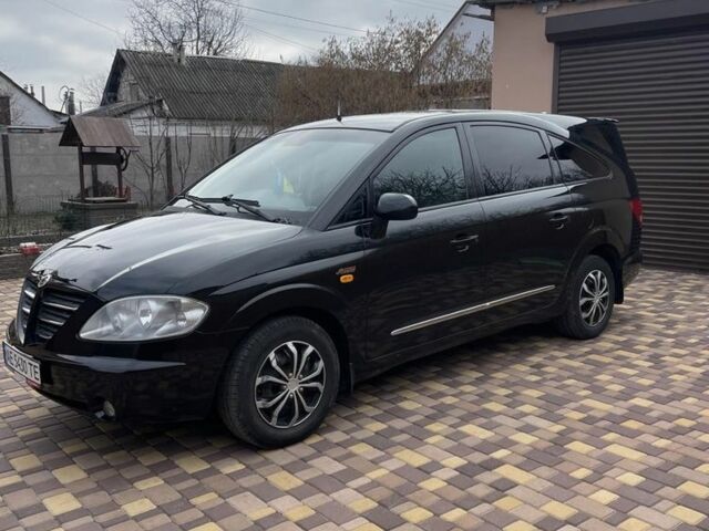 Чорний Cанг Йонг Rodius, об'ємом двигуна 0 л та пробігом 276 тис. км за 6300 $, фото 1 на Automoto.ua