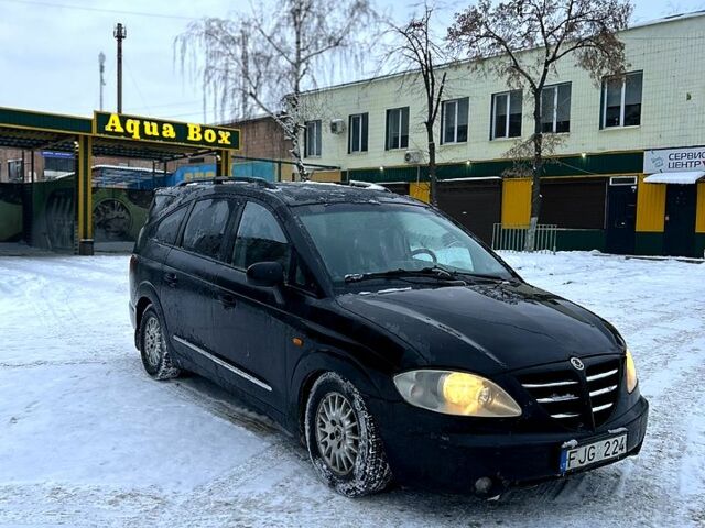 Черный Cанг Йонг Родиус, объемом двигателя 2.7 л и пробегом 288 тыс. км за 2850 $, фото 1 на Automoto.ua