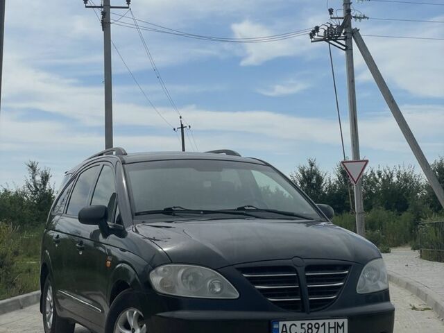 Черный Cанг Йонг Родиус, объемом двигателя 2.7 л и пробегом 150 тыс. км за 1550 $, фото 1 на Automoto.ua