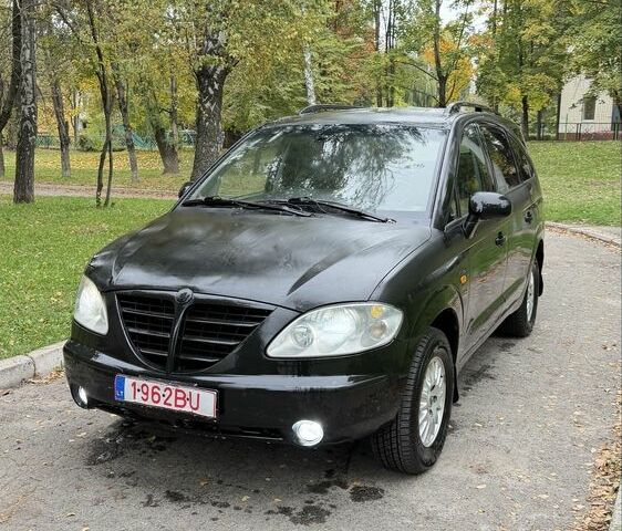 Черный Cанг Йонг Родиус, объемом двигателя 0 л и пробегом 235 тыс. км за 2508 $, фото 1 на Automoto.ua