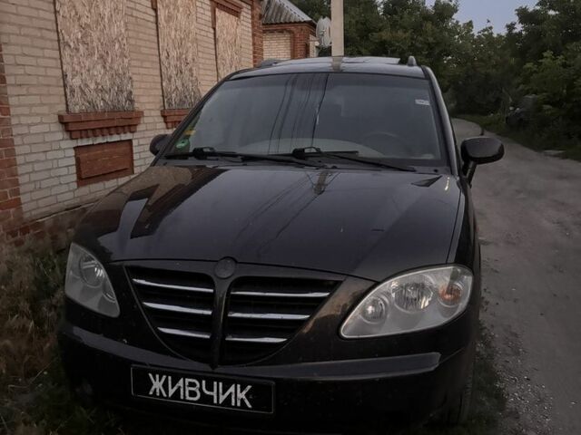 Черный Cанг Йонг Родиус, объемом двигателя 2.7 л и пробегом 308 тыс. км за 2800 $, фото 1 на Automoto.ua