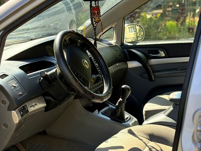 Сірий Cанг Йонг Rodius, об'ємом двигуна 2.7 л та пробігом 240 тис. км за 2500 $, фото 1 на Automoto.ua