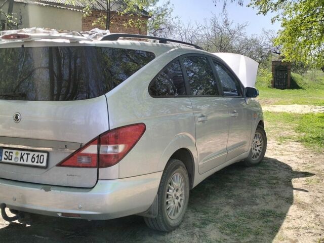 Сірий Cанг Йонг Rodius, об'ємом двигуна 2.7 л та пробігом 187 тис. км за 3600 $, фото 1 на Automoto.ua