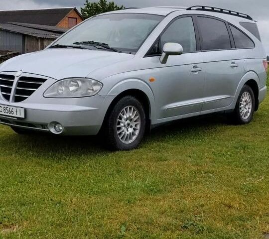 Сірий Cанг Йонг Rodius, об'ємом двигуна 0 л та пробігом 320 тис. км за 4316 $, фото 1 на Automoto.ua
