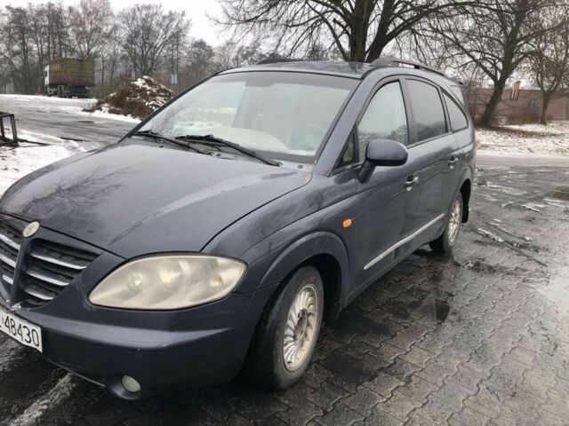 Сірий Cанг Йонг Rodius, об'ємом двигуна 2.7 л та пробігом 290 тис. км за 2900 $, фото 1 на Automoto.ua