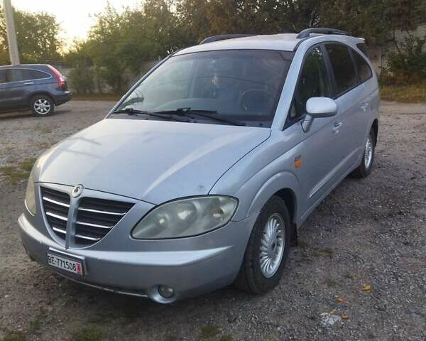 Сірий Cанг Йонг Rodius, об'ємом двигуна 2.7 л та пробігом 240 тис. км за 3800 $, фото 1 на Automoto.ua