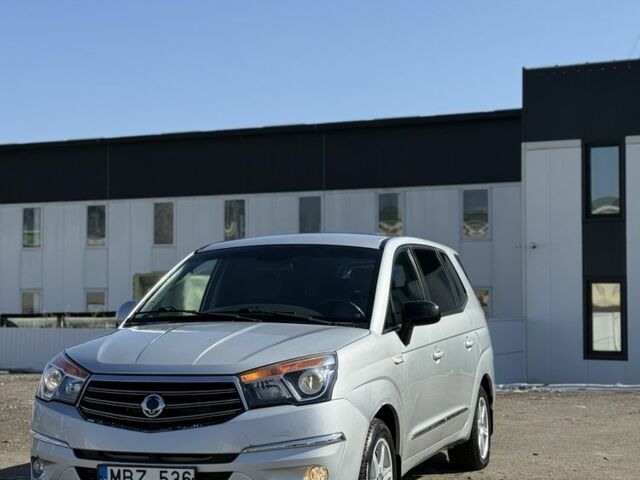 Сірий Cанг Йонг Rodius, об'ємом двигуна 2.7 л та пробігом 235 тис. км за 4500 $, фото 1 на Automoto.ua