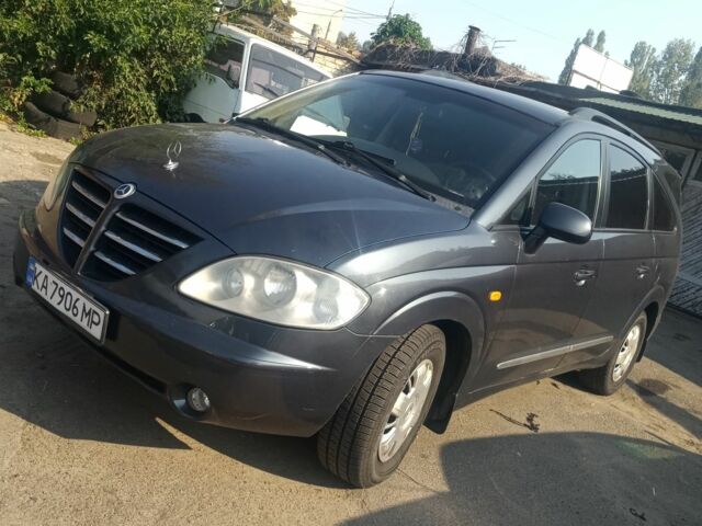 Серый Cанг Йонг Родиус, объемом двигателя 0 л и пробегом 180 тыс. км за 4300 $, фото 1 на Automoto.ua