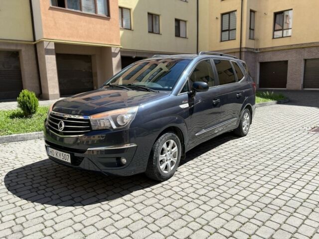 Сірий Cанг Йонг Rodius, об'ємом двигуна 2.2 л та пробігом 122 тис. км за 7602 $, фото 1 на Automoto.ua