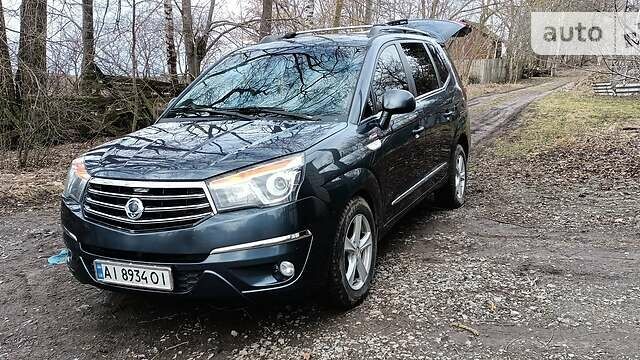 Сірий Cанг Йонг Rodius, об'ємом двигуна 2 л та пробігом 245 тис. км за 11500 $, фото 1 на Automoto.ua