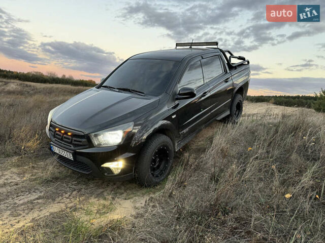 Черный Cанг Йонг Korando Sports, объемом двигателя 2 л и пробегом 265 тыс. км за 15500 $, фото 1 на Automoto.ua