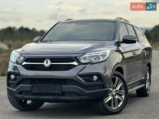 Серый Cанг Йонг Rexton Sports, объемом двигателя 2.16 л и пробегом 56 тыс. км за 21500 $, фото 1 на Automoto.ua