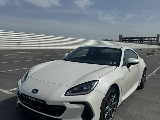 Белый Субару БРЗ, объемом двигателя 2.4 л и пробегом 45 тыс. км за 24500 $, фото 1 на Automoto.ua