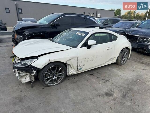 Белый Субару БРЗ, объемом двигателя 2.4 л и пробегом 45 тыс. км за 9300 $, фото 1 на Automoto.ua