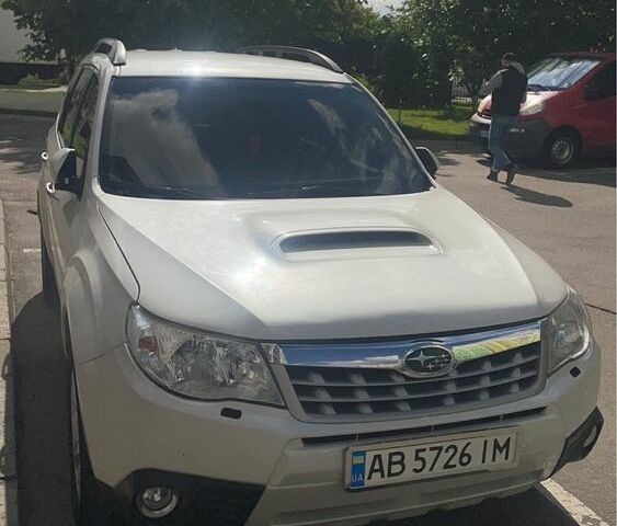 Белый Субару Форестер, объемом двигателя 2 л и пробегом 3 тыс. км за 3700 $, фото 1 на Automoto.ua