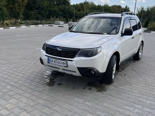 Білий Субару Forester, об'ємом двигуна 2 л та пробігом 180 тис. км за 8000 $, фото 1 на Automoto.ua