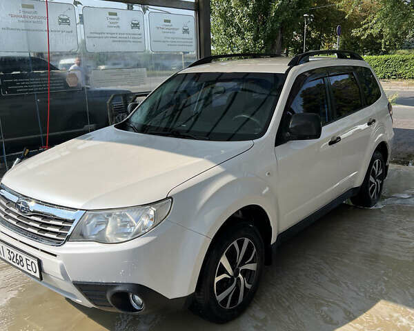 Белый Субару Форестер, объемом двигателя 1.99 л и пробегом 250 тыс. км за 7200 $, фото 1 на Automoto.ua