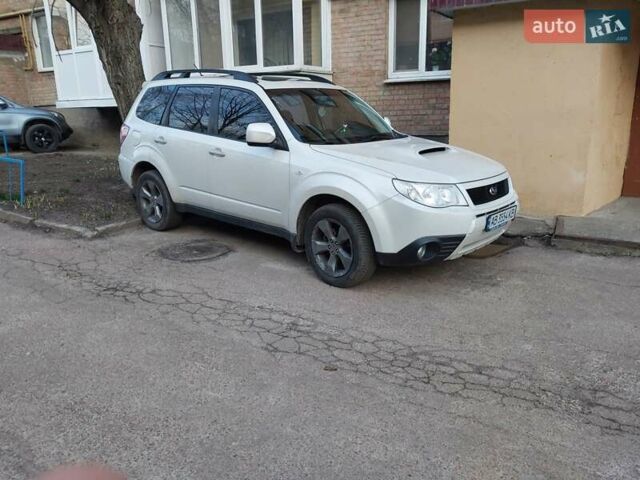 Білий Субару Forester, об'ємом двигуна 2.5 л та пробігом 260 тис. км за 9800 $, фото 1 на Automoto.ua