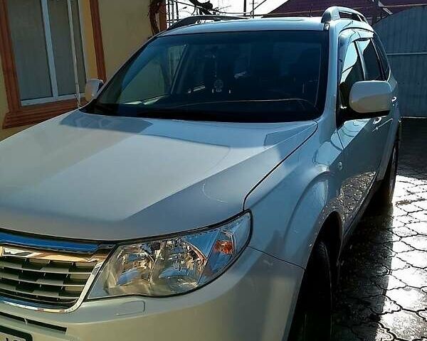 Белый Субару Форестер, объемом двигателя 2 л и пробегом 170 тыс. км за 9800 $, фото 1 на Automoto.ua