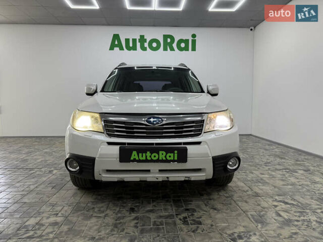 Белый Субару Форестер, объемом двигателя 1.99 л и пробегом 249 тыс. км за 8900 $, фото 1 на Automoto.ua
