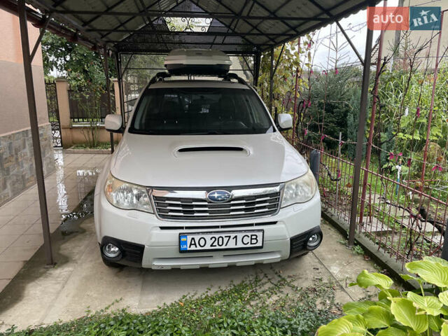 Білий Субару Forester, об'ємом двигуна 2 л та пробігом 232 тис. км за 7900 $, фото 1 на Automoto.ua